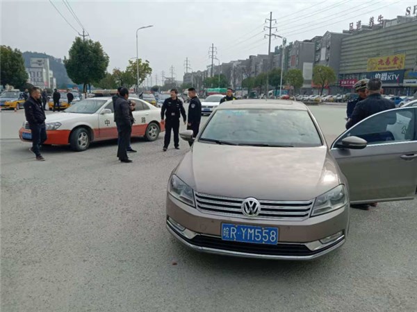 青阳县运管所集中开展非法网约车专项整治行动